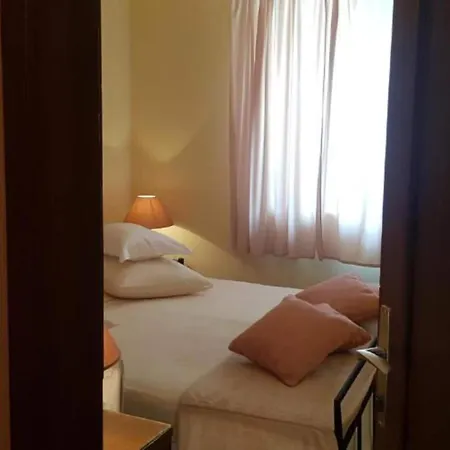 Apartamento One Bedroom *