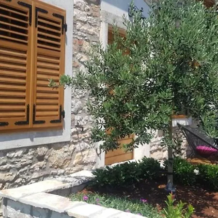 One Bedroom Marčana