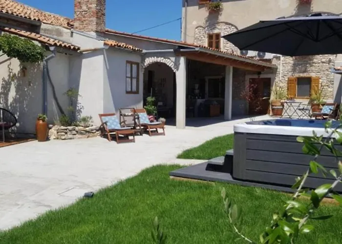 One Bedroom Marčana